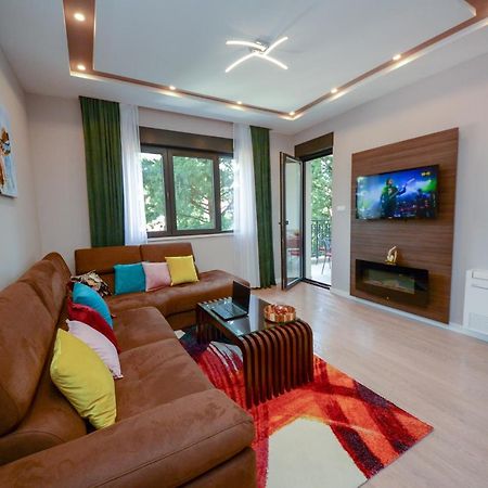 Pine 1 Apartment In The Center Требинье Экстерьер фото