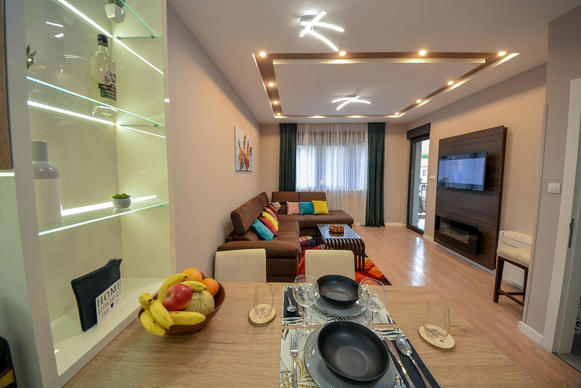 Pine 1 Apartment In The Center Требинье Экстерьер фото